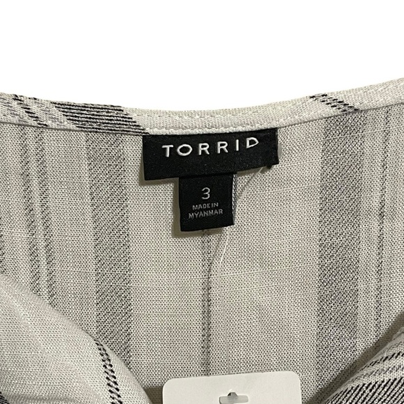 Torrid NWT Striped Peplum Rayon Slub Dolman Top Blouse White Gray Plus Size 3X - Picture 4 of 6